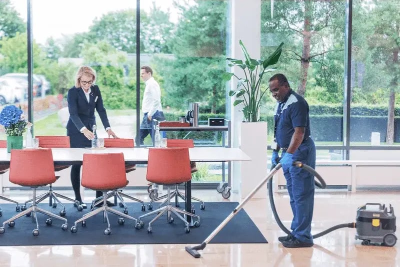 webimage-2021-17-09-ISS-HQ-Brand-Guidelines-0385-Azure